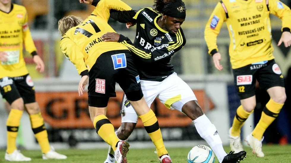 Tidigare AIK-spelaren Martin Mutumba provspelade för AFC.