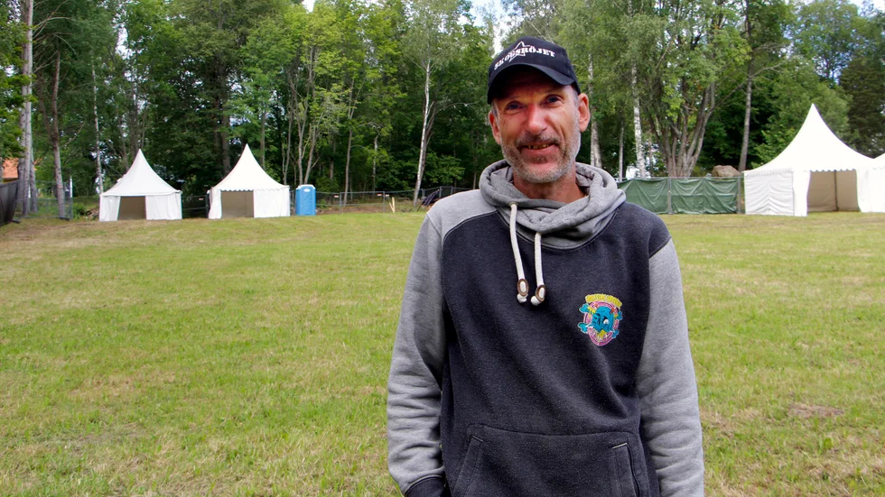 Festivalgeneralen Stefan Englund och Rejmyre musikförening har släppt de fyra första banden till Skogsröjet 2023. 