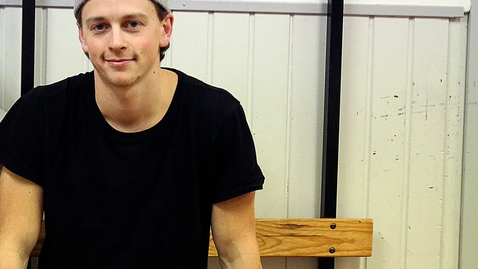 Jesper Ekström är axelskadad och missar tisdagsmatchen mot Kalix, men är redan tveksam om han hinner bli spelklart till lördagen.