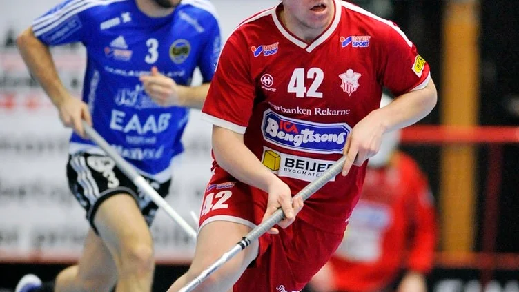 Nio mål på tio matcher har SIBK:s Olle Abrahamsson stått för i höst. Lita på att 20-åringen önska bättra på statistiken under lördagen då han möter sitt tidigare lag Åby.