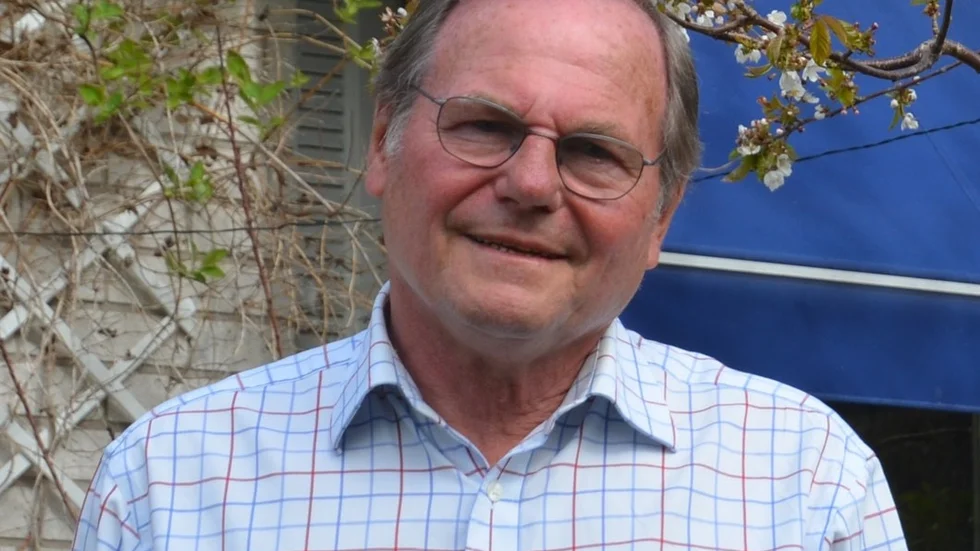 Bengt-Eric Sandström är aktiv inom Liberalerna. Nu ordnar han och andra träffar för oroliga föräldrar.