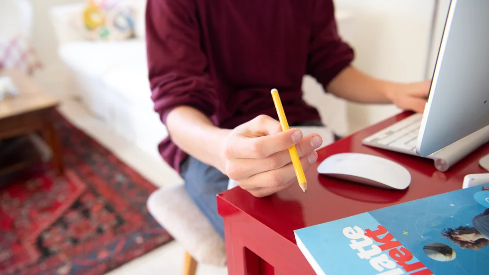 Gå i skolan - hemma? Företrädare för föreningen Tillit reagerar på mediebilden av hemundervisande föräldrar. 