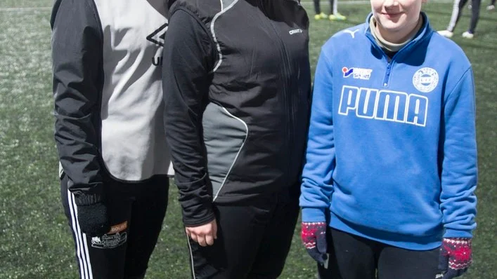 DFK Värmbols tre senaste nyförvärven fanns på plats på träningen på konstgräset under onsdagen: Matilda Hammarin, 20, Dunker, Nathalie Törnqvist, 21, Edsbyn, Helen Nestor, 27, Lotorp.