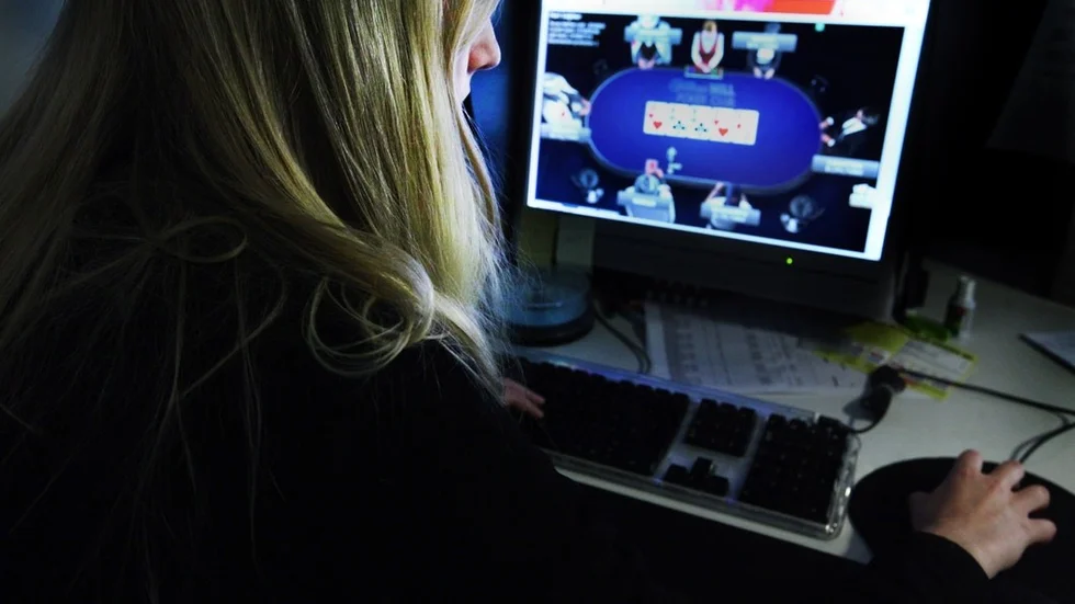 Spelberoende ser olika ut för alla men det hjälper ändå att dela erfarenheter och tips för att stå emot speltankar, enligt Spelberoendegruppens ordförande Omid Rezvani.