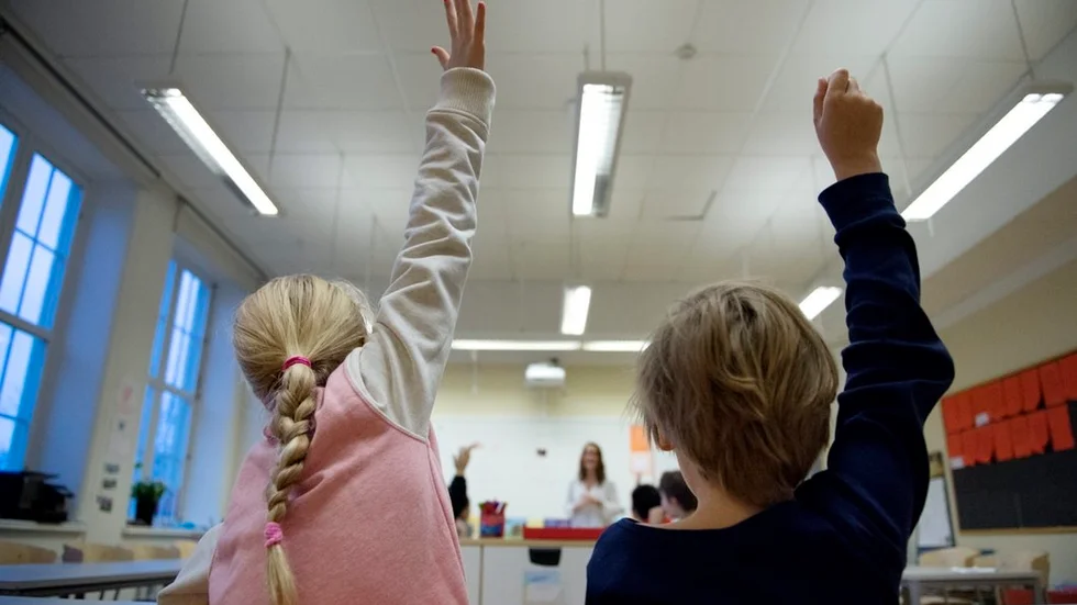 Lärarförbundet är oroligt inför skolstarten: Det saknas 65 000 lärare i Sverige. Finns det inte lärare som undervisar barn och elever drabbar det hela samhället.