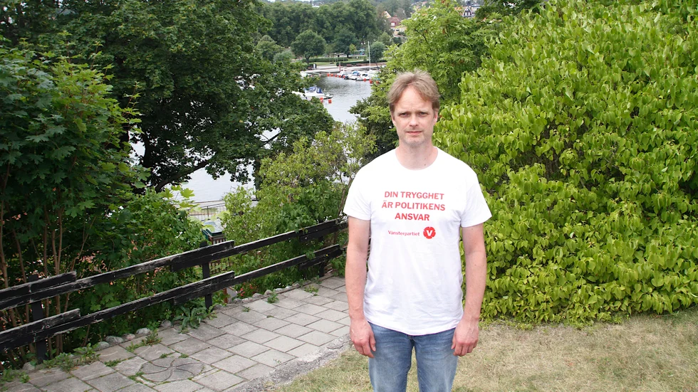 "Att säga att skolans satsningar ska lösas inom sin egen budget finns inte. Det finns heller ingen möjlighet att flytta pengar från andra nämnder när skolan och omsorgen står för merparten av kommunens budget", säger David Aronsson om anledningen till att hans parti föreslår skattehöjning.