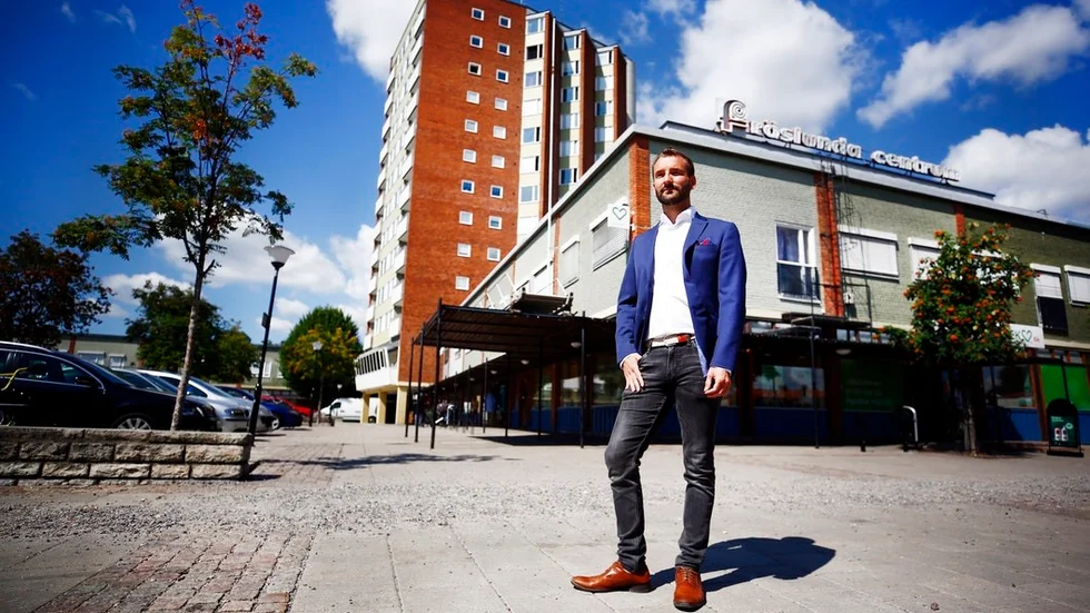 Fröslunda är ett av de utsatta områden som SD sätter fokus på för att göra Eskilstuna tryggare. – Vi vill se fler övervakningskameror och fler patrullerande ordningsvakter här, säger Kim Fredriksson.