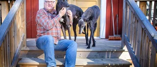 Snabba lathundar är Hans passion