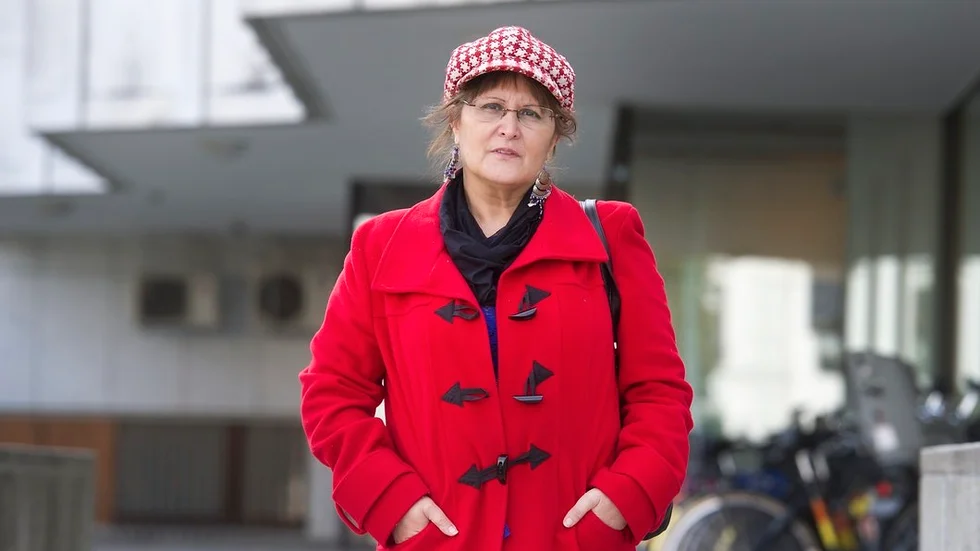 Nyköpingsbon Cyris Bäcklin Salas fattade misstankar efter ett mystiskt telefonsamtal sent på kvällen. Personen som ringde lockade med en stor summa pengar om hon uppgav sitt kontonummer.
