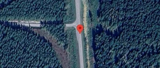 Singelolycka med personbil på väg 56