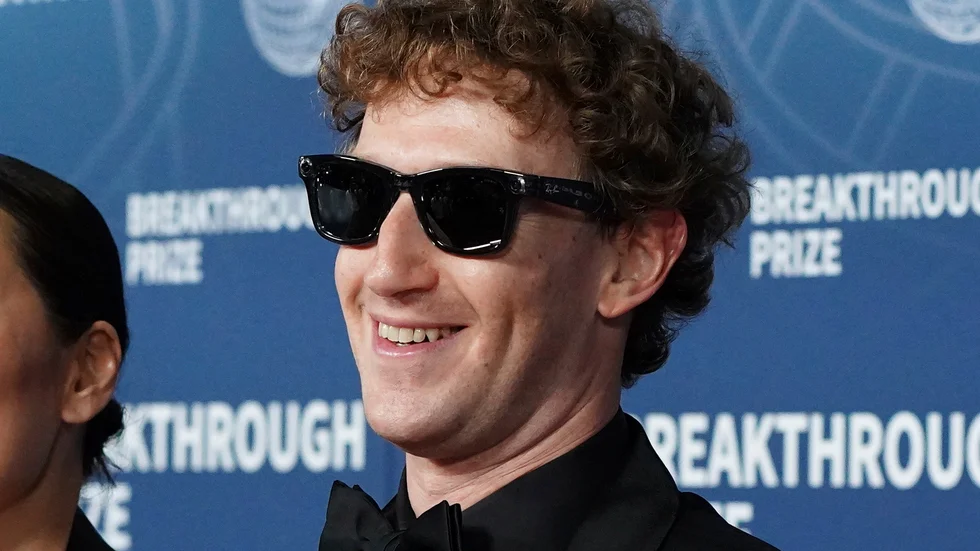Mark Zuckerbergs lyxyacht Launchpad låg ankrad i norska Bodö i början av april. Besöket kopplas till en ovanligt lyxig heliskiing-resa där samebyar bland annat erbjöds pengar för att se mellan fingrarna på besöket.