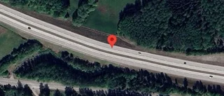 Stopp i ett körfält på grund av en stillastående fordon på E20