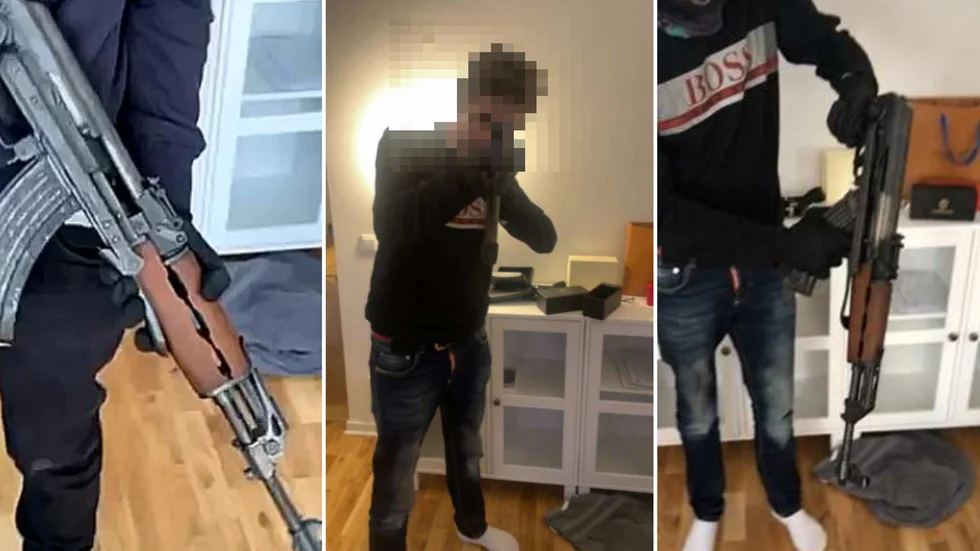 19-åringen hävdar att han trodde att automatkarbinen var en replika, men det tror inte Eskilstuna tingsrätt på. I hans telefon hittade utredarna bilder där han poserar med vapnet, både med och utan maskering.