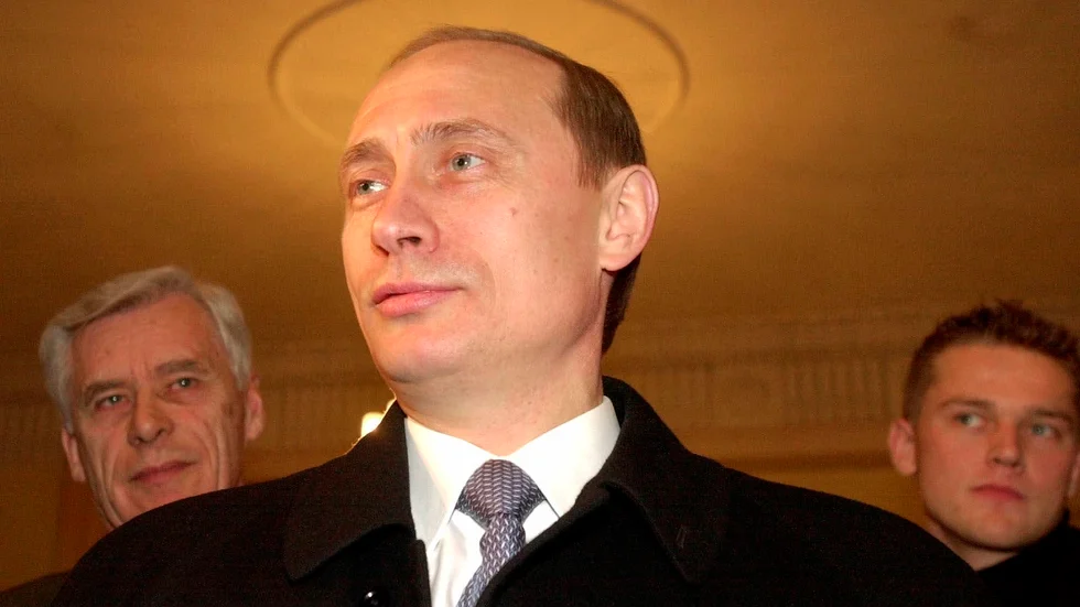 Skribenten berättar historien om Vladimir Putin, här på valdagen den 26 mars år 2000.