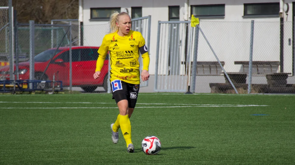 Sofia Fors. Gusk Dam. Gamla Upsala SK. Lötens IP.
