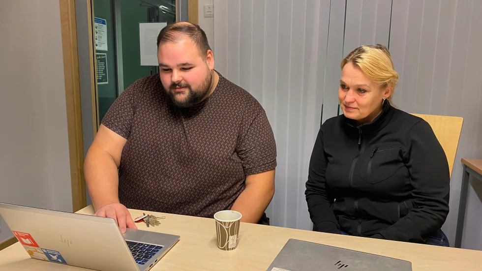 Ämnesläraren Semi Bergström och yrkesläraren Marit Kuzmic berättar att fler har sökt skolans nationella program.