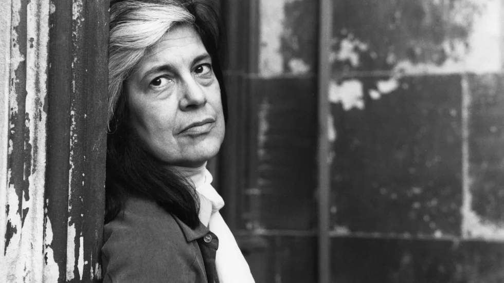 Susan Sontag (1933–2004) var författare och kulturkritiker och under sitt liv en av USA:s mest inflytelserika intellektuella. Hon skrev flertalet romaner, men är mest känd för sina essäer. 