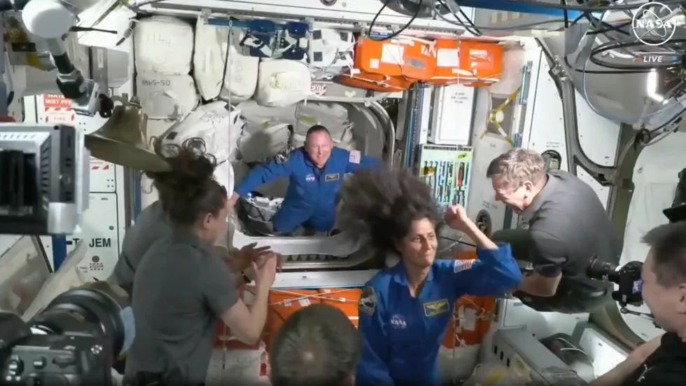 Astronauterna Butch Wilmore och Suni Williams dansade in på ISS.