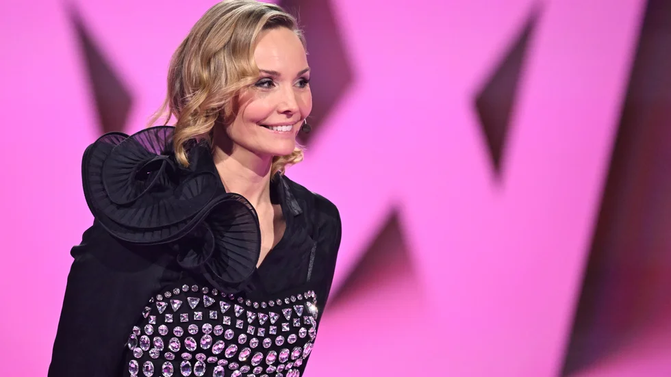 Programledaren Carina Berg.
