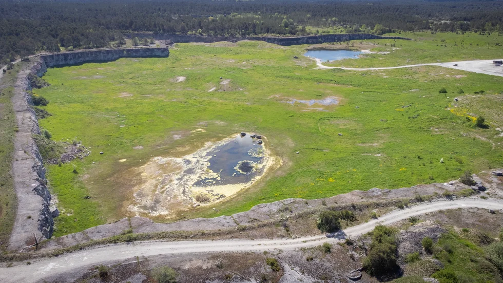 Den nya tävlingsplatsen för Gotland Grand National är det gamla asfaltverket med omnejd i Hejdeby.