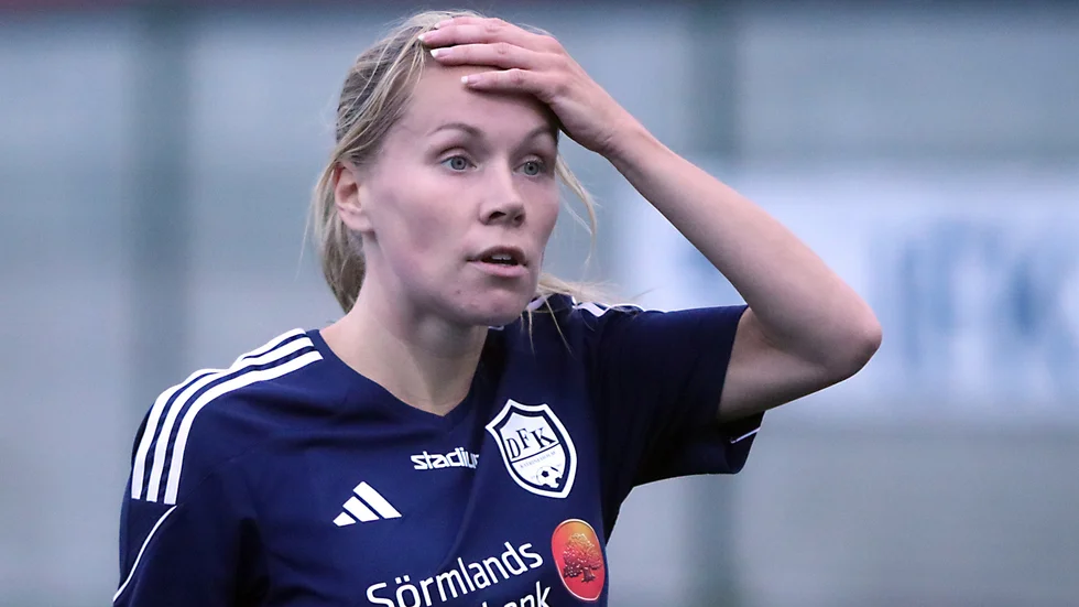 Mimmi Asperot var tillbaka i sista matchen och stod för ett hattrick.