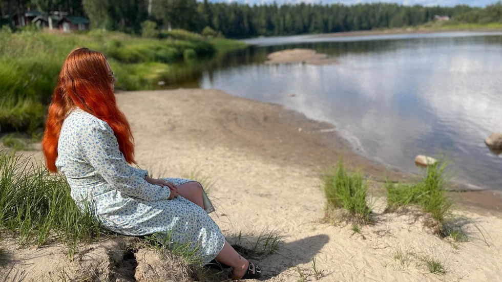 Lisa Dahl och hennes syster har tagit initativ till en ljuständning och insamling för att hedra minnet av pojken och styvpappan och stötta mamman.
