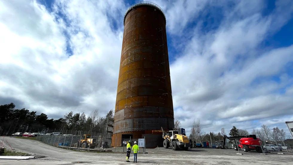Ackumulatortanken börjar ta form, den ska bli nära 70 meter när allt är klart.