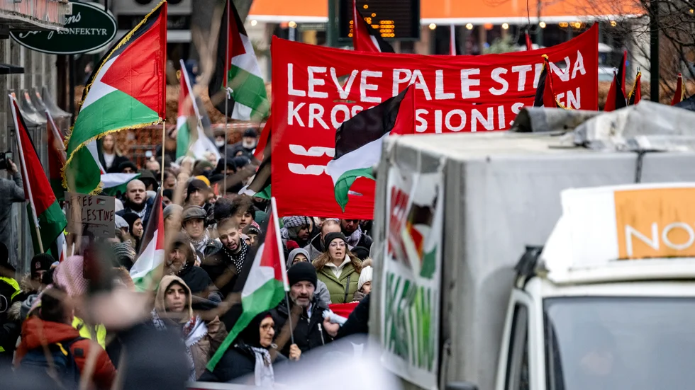 Ska antisemitiska ramsor i Palestinademonstrationer kriminaliseras?