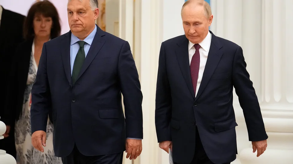 Putin och Orbán i Moskva, för en vecka sedan i fredags. Ett ledande säkerhetshot och en av dem som är hans femte kolonn inne i EU och Nato.