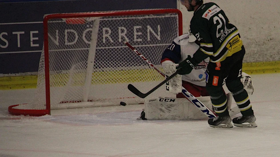 Efter 35 mållösa powerplay gör Daniel Andersson ett straffmål 44 sekunder in i det 36:e numerära överläget.