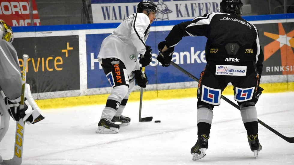 Koncentration. Det är vad som gäller för Pär Lindholm både på match, och som här, träning. Foto: Roger Lindström.