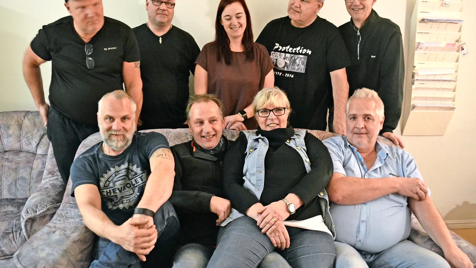 Samling. Bakre raden fr v Tord Lundgren, Mikael Hakola, Malin Stenman, Michael ”Ilo” Lindberg, Bertil Morén. Främre raden fr v Bert-Åke Karlsson, Gunnar Lindström, Ariann Buhr Airaksinen, Håkan Brännström. Foto: Lennart Enkvist.