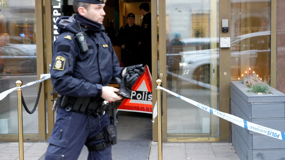 Larmet kom in strax före klockan 12.