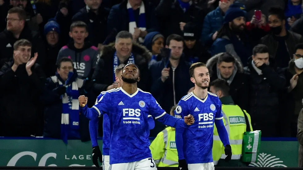 Ademola Lookman firar Leicesters segermål.