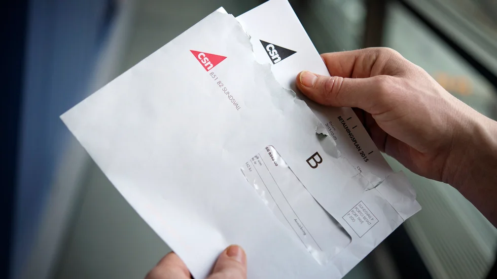 Det ekonomiska stödet för kompetensutveckling och omställning har snabbt blivit mycket populärt, men enligt den ansvariga myndigheten CSN:s bedömningar riskerar 2,6 miljarder kronor av anslagen att frysa inne eftersom ansökningarna hopas på hög. Det är inte acceptabelt, skriver fackförbundet Unionen.