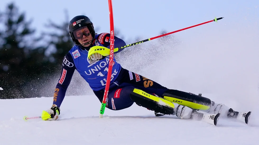 Flera coronafall har upptäckts i de svenska alpintrupperna. Sara Hector är dock frisk och tävlar idag i Zagrebs slalomtävling.