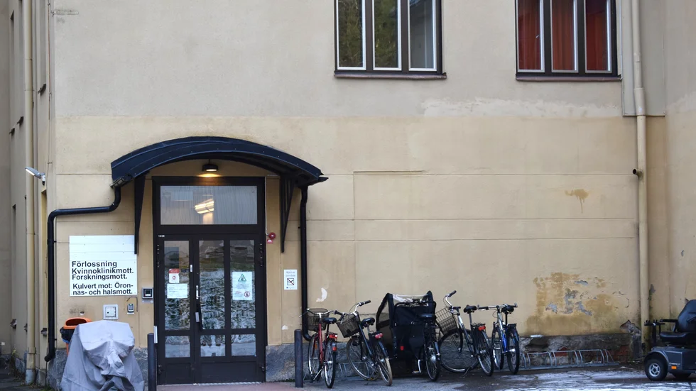 Förlossningen i Skellefteå. Inga barnmorskor från Skellefteå ska behöva arbeta i Lycksele eller Umeå i sommar. 