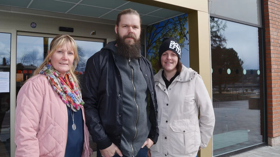Yrkesambassadörer. Margaretha Mandahl, Mikael Mollwing och Julia Pettersson gjorde sitt bästa för att sälja in socialkontorets sommarjobb. Foto: Jenny Petersson.
