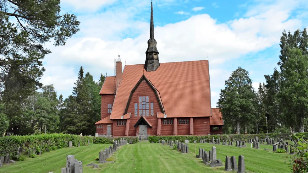 Norsjö kyrka. Svenska kyrkan och andra trosssamfund i Sverige kan samla in avgift från sina medlemmar via skattsedeln.