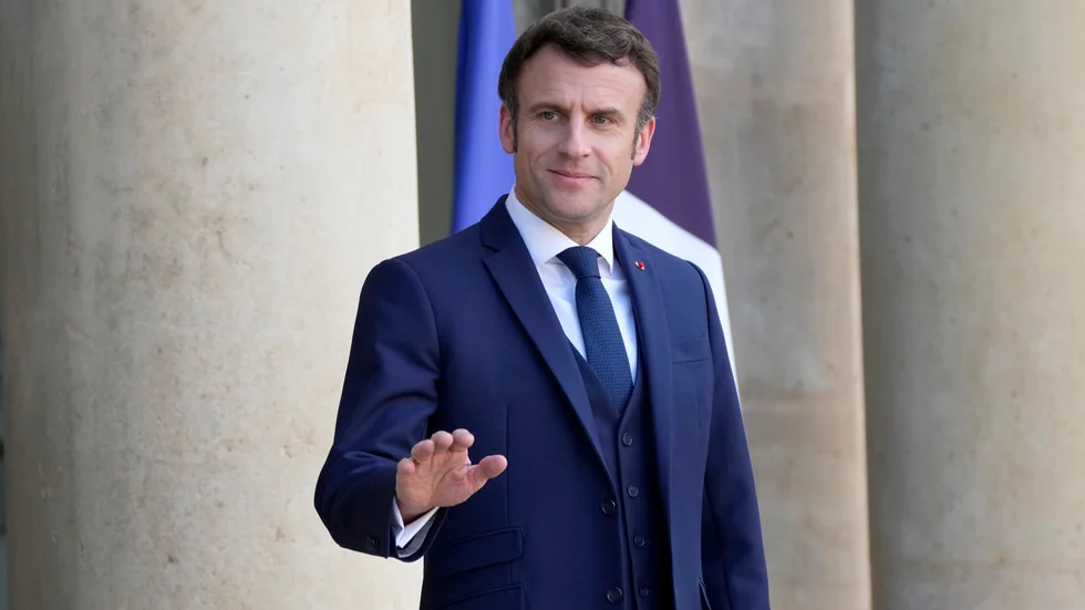Frankrikes president Emmanuel Macron skjuter fram sina kampanjplaner med anledning av Ukrainakriget. Arkivbild.