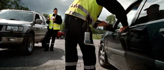 Bilist utan körkort misstänks ha kört för fort genom gångfartsområde – försökte smita från polisen
