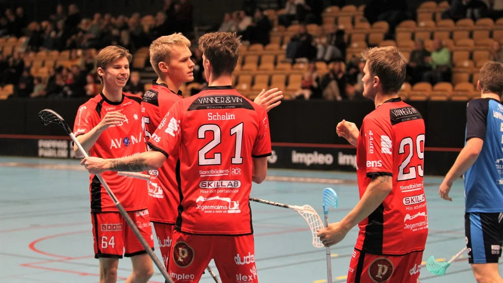 Solfjäderstaden fick jubla efter att ha besegrat Craftstaden förra helgen. Men efter det så har ett par av spelarna insjuknat i Covid-19 och därmed är söndagens hemmamatch inställd. 
