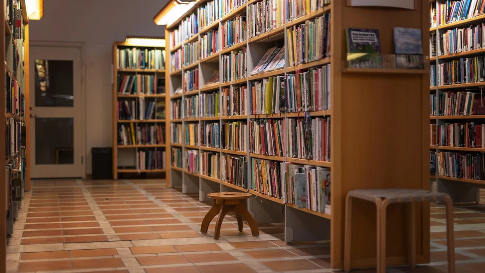 Biblioteket ska vara ett bibliotek, inte en ungdomsgård.