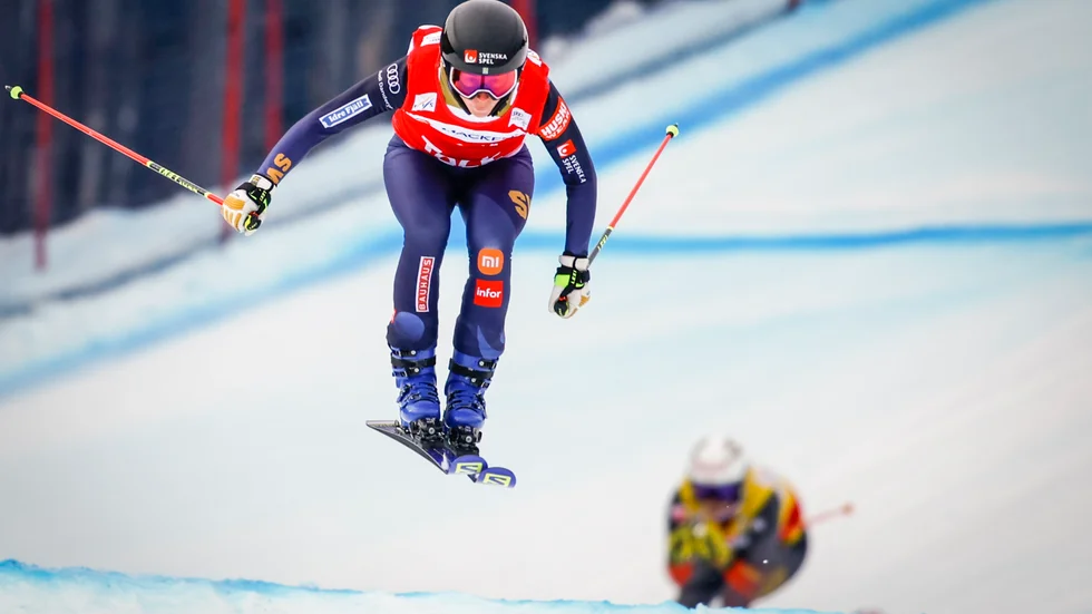 Sandra Näslunds skicrossframgångar fortsatte i Nakiska, Kanada.