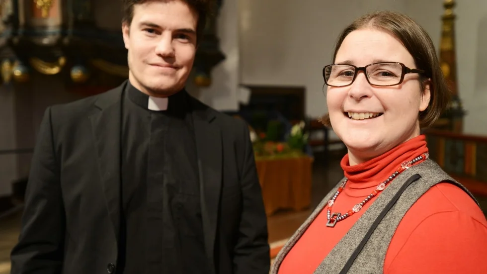 Albin Avander som ledde dagens gudstjänst och Gunilla Karlsson. Foto: Lina A Andersson