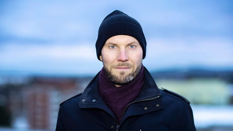 Claes Nordmark (S), kommunalråd i Boden är starkt kritisk till att man inte kompenserar de indragna avgångarna med fler busslinjer. 