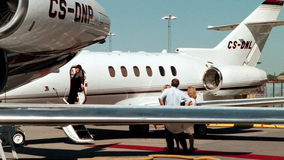©SCANPIX SWEDEN, 2000-05-17. Flygbolaget Netjet som s‰ljer sina tj‰nster genom att hyra ut privatjet med tillhˆrande service satsar nu starkt pÂ Sverige och den Skandinaviska marknaden. Foto:Lennart Nygren/SCANPIX Code: 30132