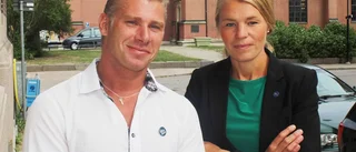 M satsar på elevassistenterna
