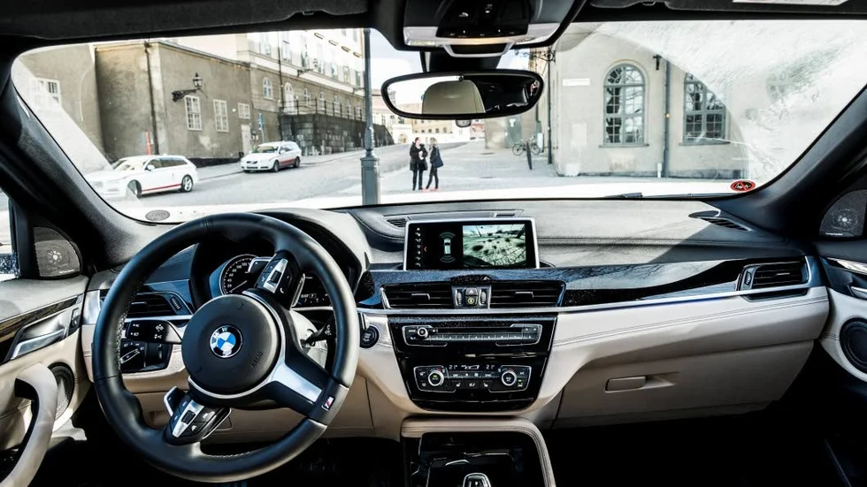 De två män som häktats i Jönsköping misstänkta för stölder av BMW-delar kan även ligga bakom stölderna i Norrköpingstrakten i förra veckan.