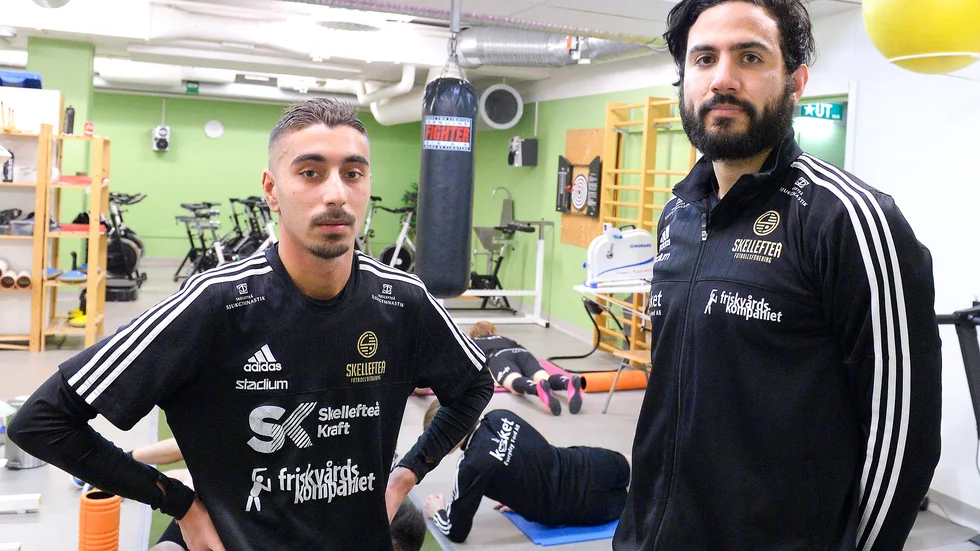Testar. Halil Mercan och Jacob Stephenson är på plats för att provträna med Skellefteå FF. De kan bli ersättare för FF:s två britter som är på väg bort. Foto: Jeanette Lövgren.